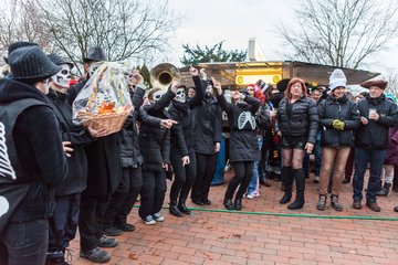 Bild 672 - Latuff 2016 Umzug